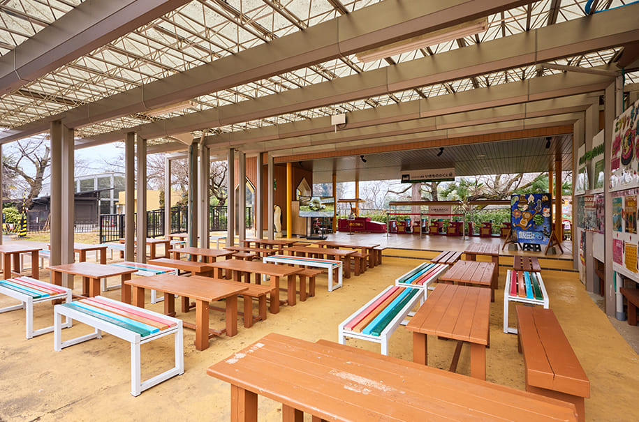 休憩所(みんなの広場)